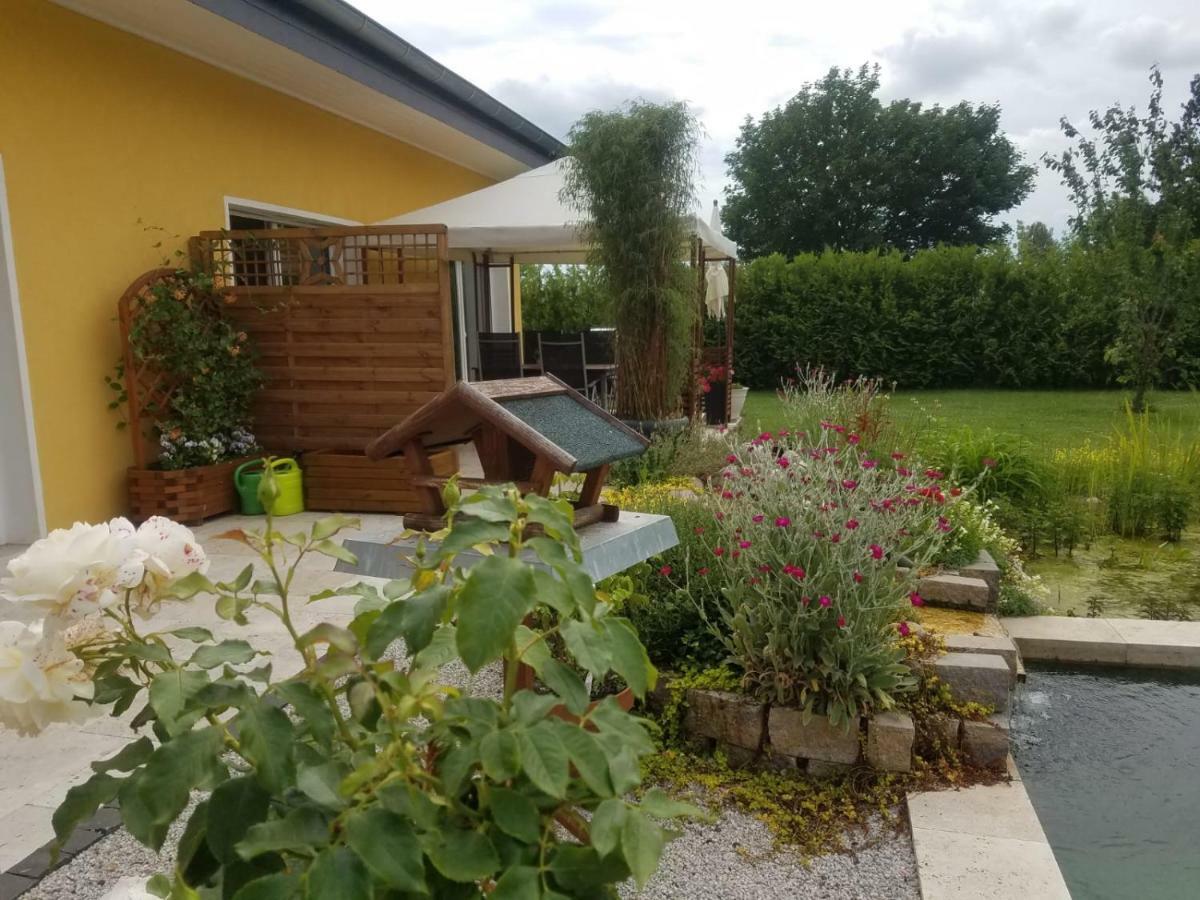 Ferienhaus Zum Imker Velten Exterior photo