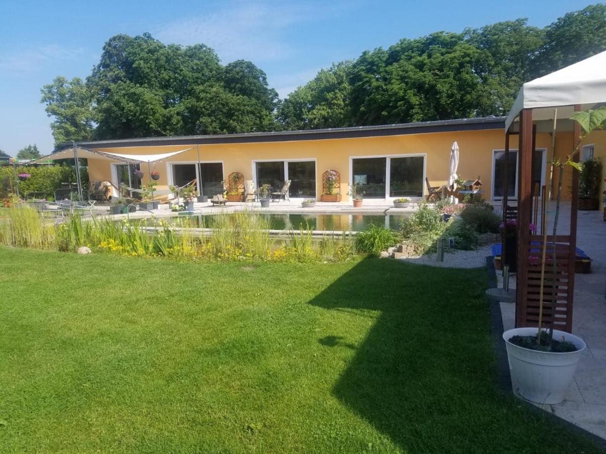 Ferienhaus Zum Imker Velten Exterior photo